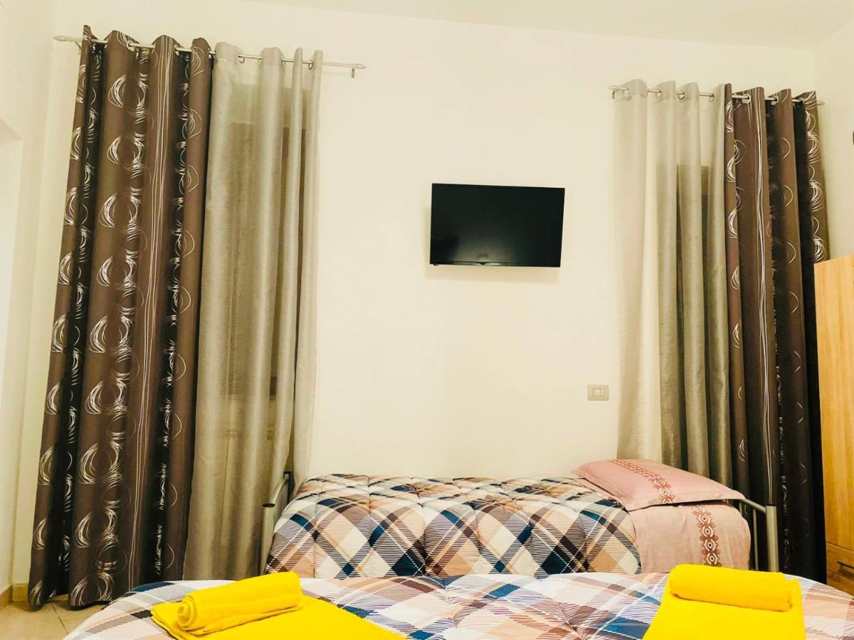 Apartament Casa Dei Fiori 3 Somma Lombardo Zewnętrze zdjęcie